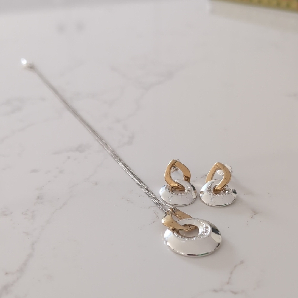 Elegant Two Tone Vintage SAQ Avon Jewelry Set